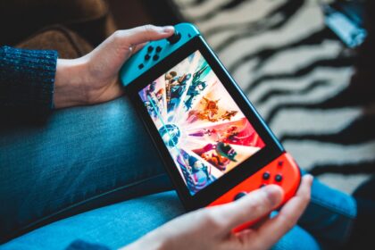 Reviewing the Best Mobile Games: A Guide for Gamers